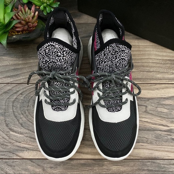 NIB Kendal Kylie North Mid Top Sneaker - Picture 2 of 12